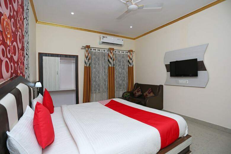 Hotel Oyo 33349 Budha Palace