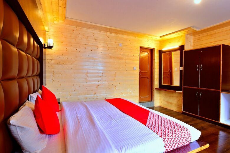 Oyo 30387 Pine View Hotel Manali �??