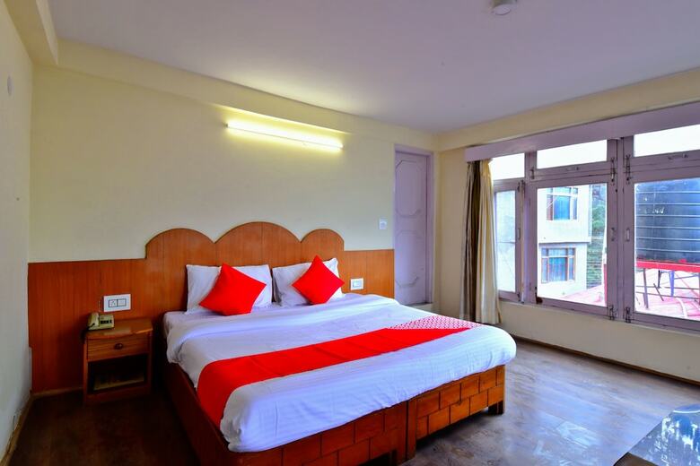 Oyo 30387 Pine View Hotel Manali �??