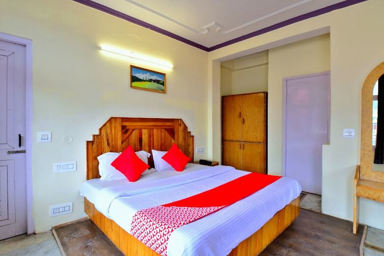 Oyo 30387 Pine View Hotel Manali �??