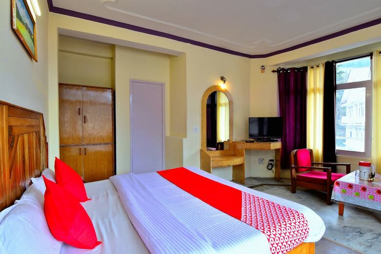 Oyo 30387 Pine View Hotel Manali �??