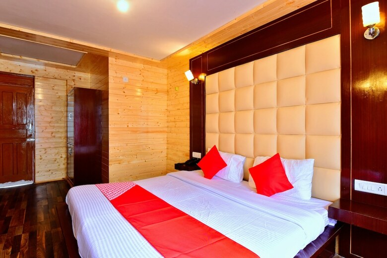 Oyo 30387 Pine View Hotel Manali �??