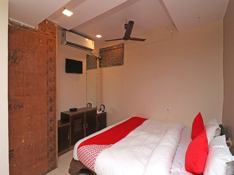 Oyo 29345 Hotel Samrat