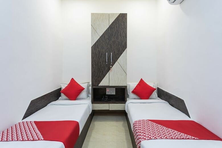 Oyo 22688 Hotel Shivrattan