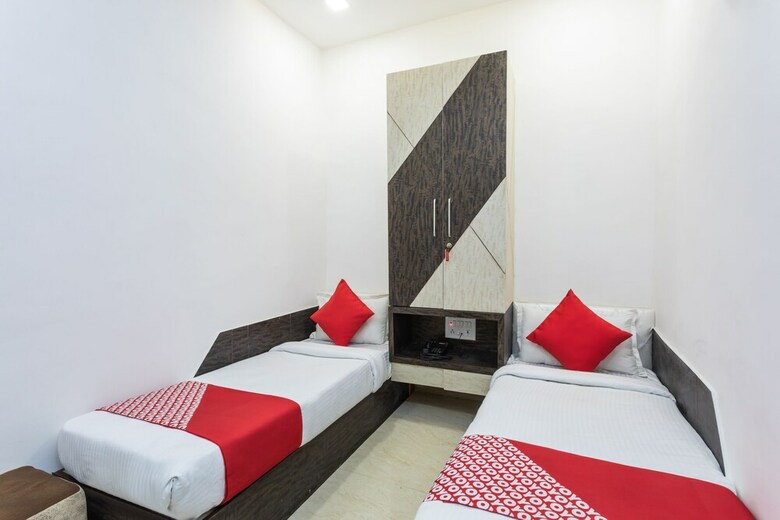Oyo 22688 Hotel Shivrattan