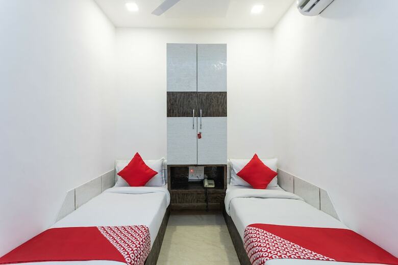 Oyo 22688 Hotel Shivrattan