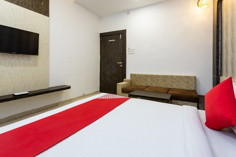 Oyo 22688 Hotel Shivrattan