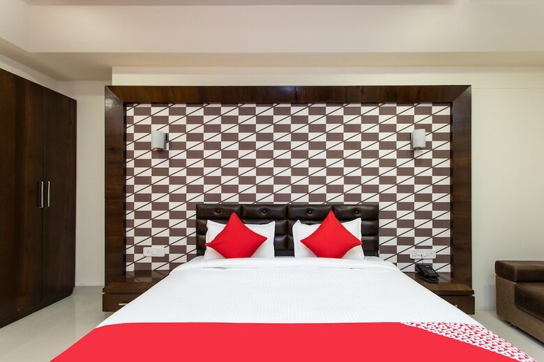 Oyo 23640 Hotel Sai Kripa