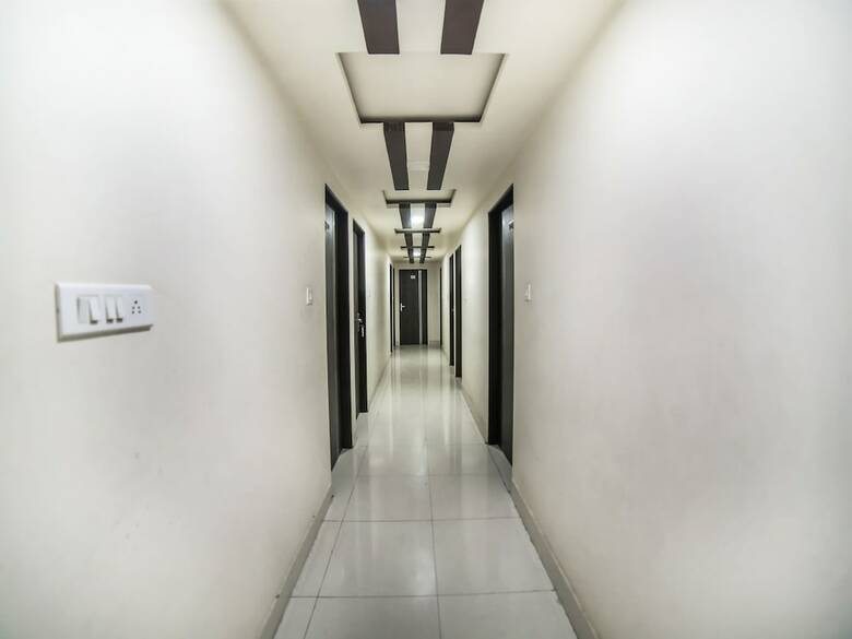 Spot On 37343 Hotel Abhimanyu Inn