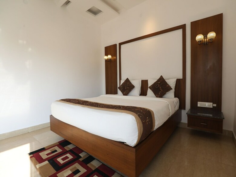Oyo 28682 Hotel Devika