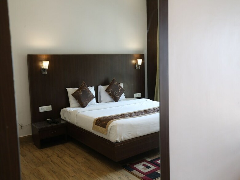 Oyo 28682 Hotel Devika
