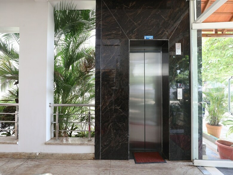 Oyo 28682 Hotel Devika