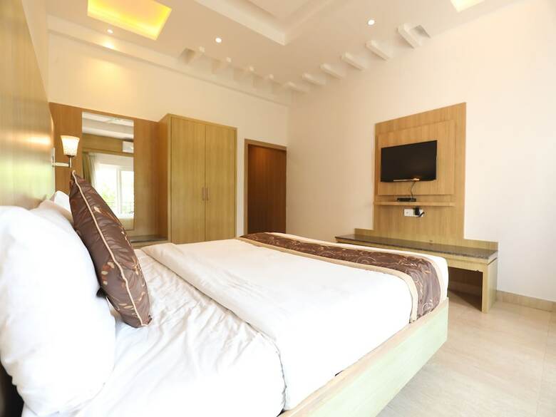 Oyo 28682 Hotel Devika