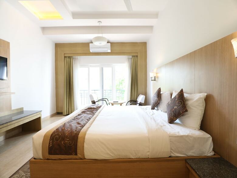 Oyo 28682 Hotel Devika