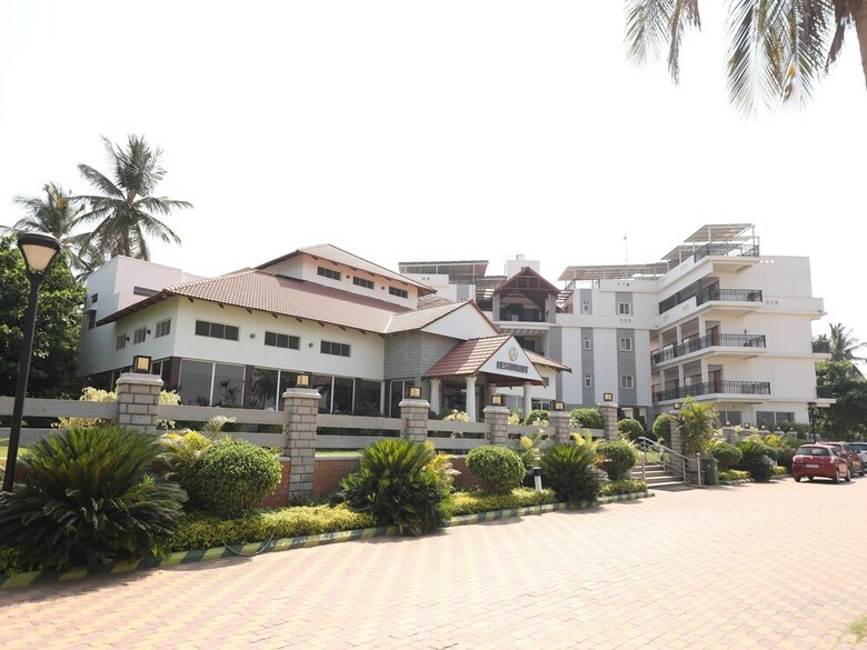 Oyo 28682 Hotel Devika