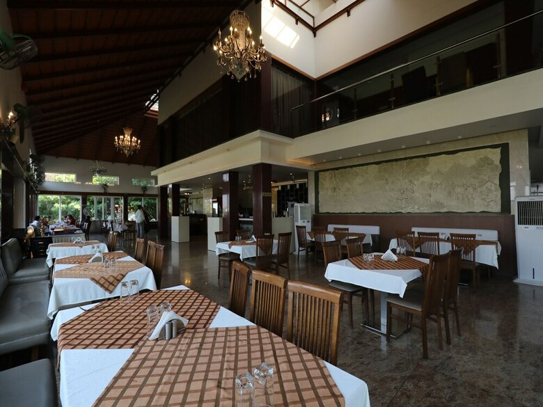 Oyo 28682 Hotel Devika