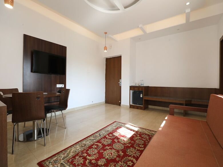 Oyo 28682 Hotel Devika
