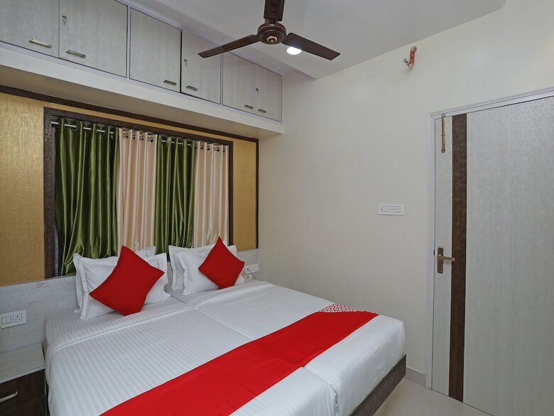 Hotel Oyo 11422 Green Edge Regency