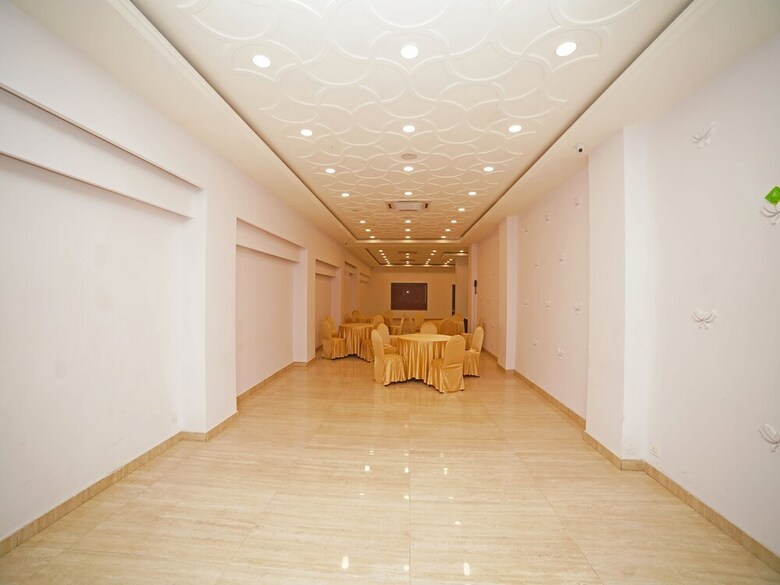Oyo 7872 Amber Hotel