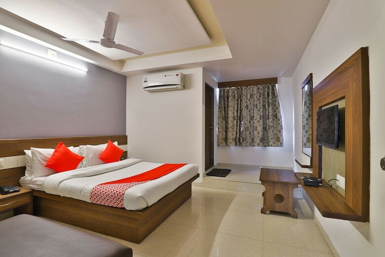 Oyo 2557 Hotel Tirupati