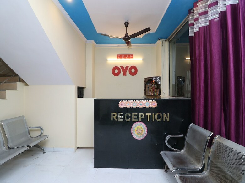 Hotel Oyo 29196 Lords Plaza