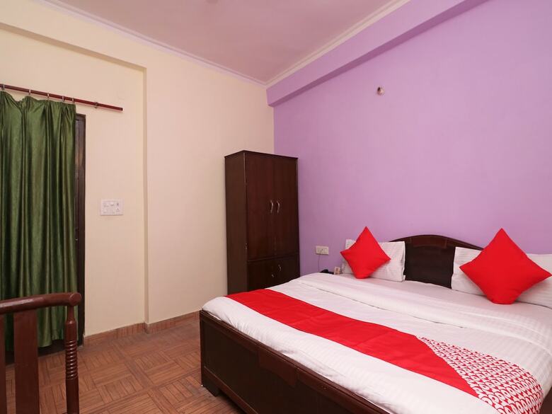 Hotel Oyo 29196 Lords Plaza