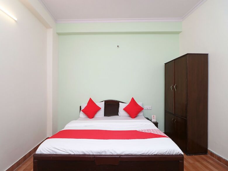 Hotel Oyo 29196 Lords Plaza