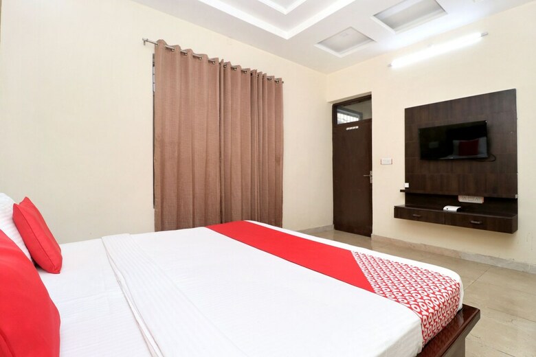 Hotel Oyo 31026 Samrat Regency
