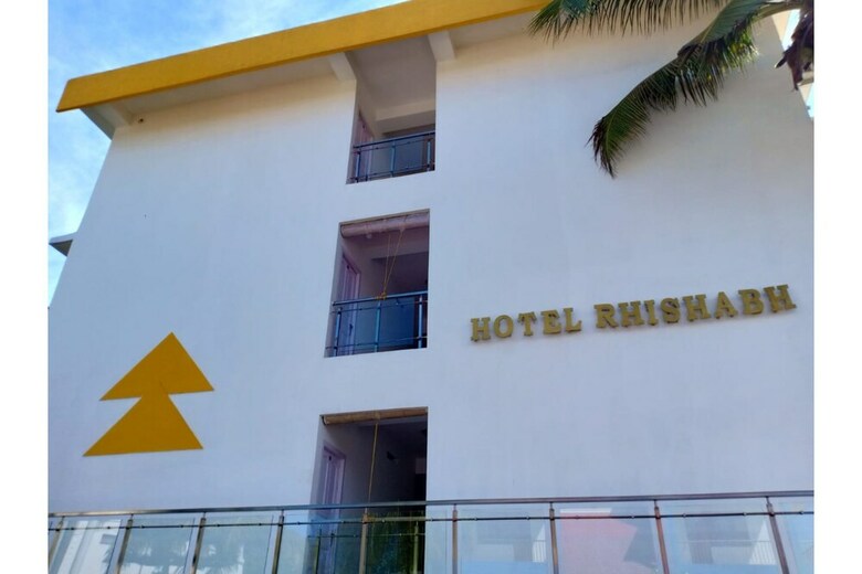 Oyo 17162 Hotel Rhishabh