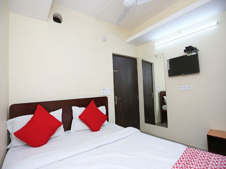 Oyo 24970 Hotel Galaxy Inn