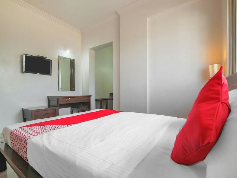 Hotel Oyo 28178 Mega Inn