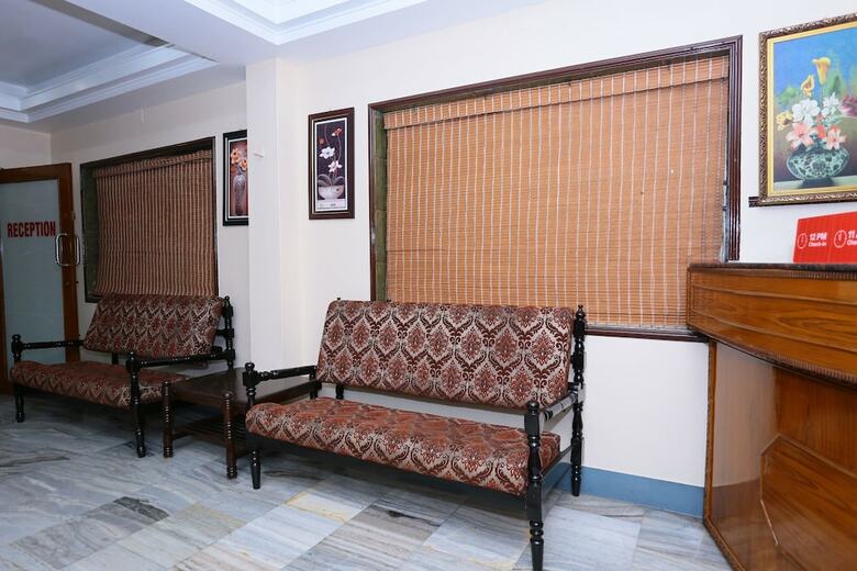 Hotel Oyo 28588 Rock Rose
