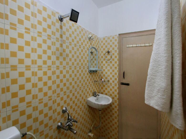 Hotel Oyo 2420 Ashwa Comfort
