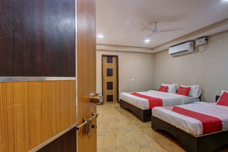Hotel Oyo 26568 Sai Heaven