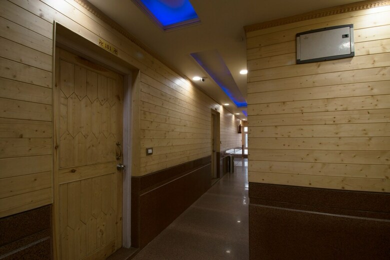 Hotel Oyo 16066 Chinar Comforts