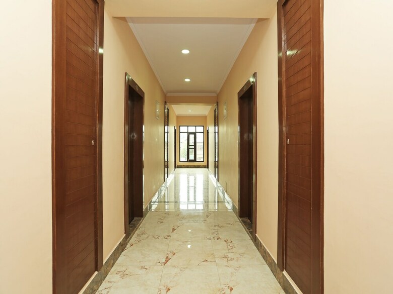 Hotel Capital O 12292 Marvilla