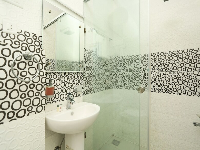 Hotel Capital O 12292 Marvilla