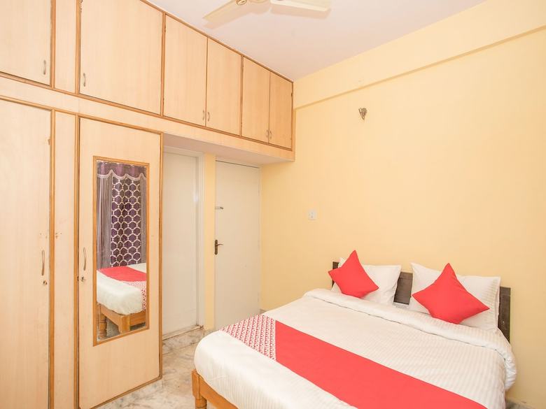 Hotel Oyo 13121 Sai Kuteer