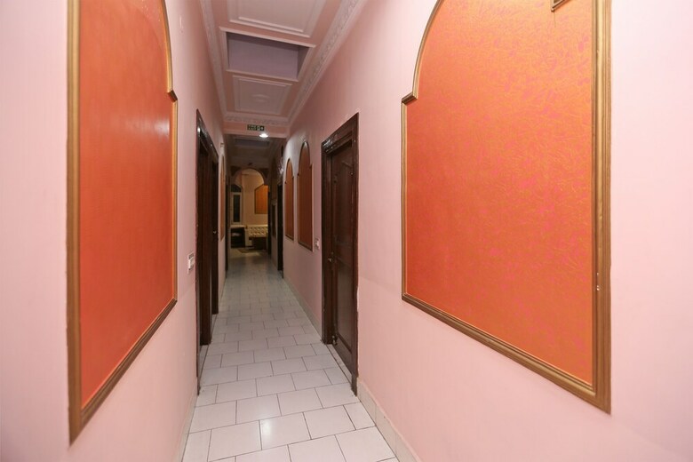 Hotel Oyo 16761 Rk Regency