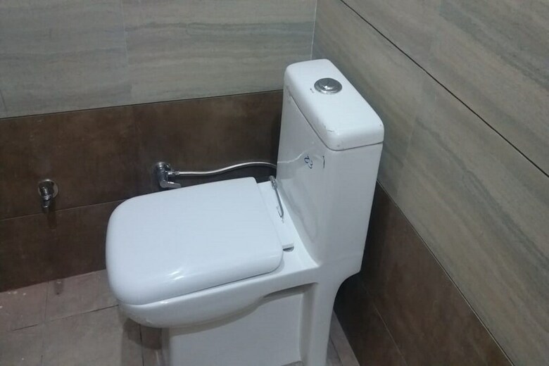 Hotel Oyo 16761 Rk Regency