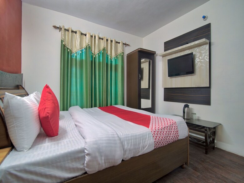 Oyo 13736 Hotel Stay Well