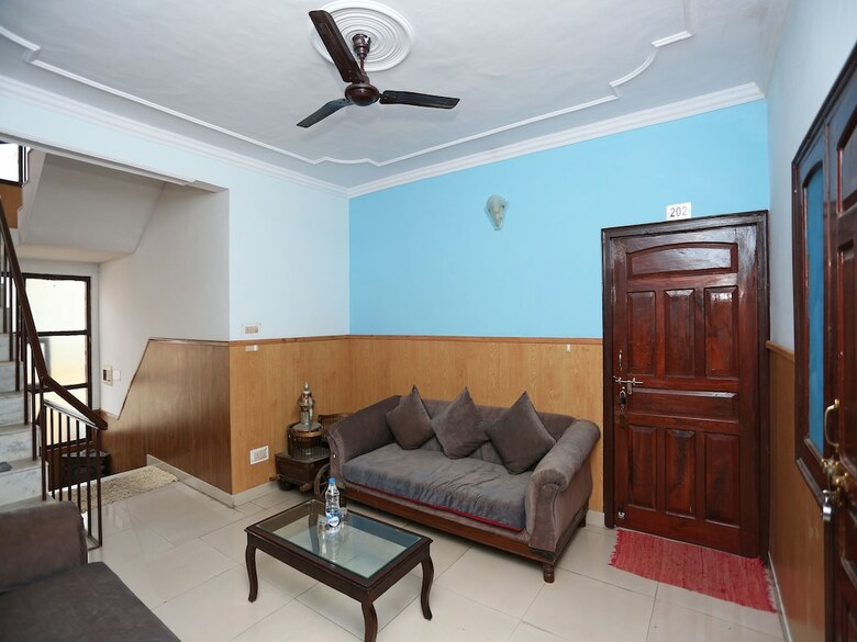 Hotel Oyo 14877 Alinda Guest House