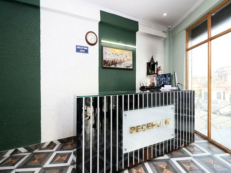 Hotel Oyo 19123 Sunshine Guest House