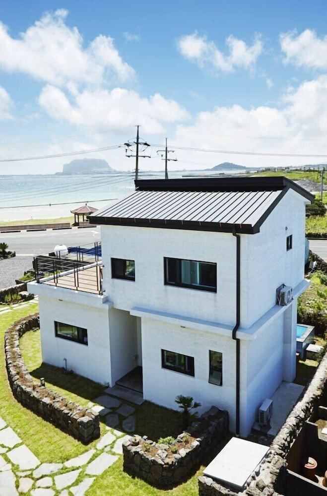 Pension Baco Home 3 & Slow Mansion