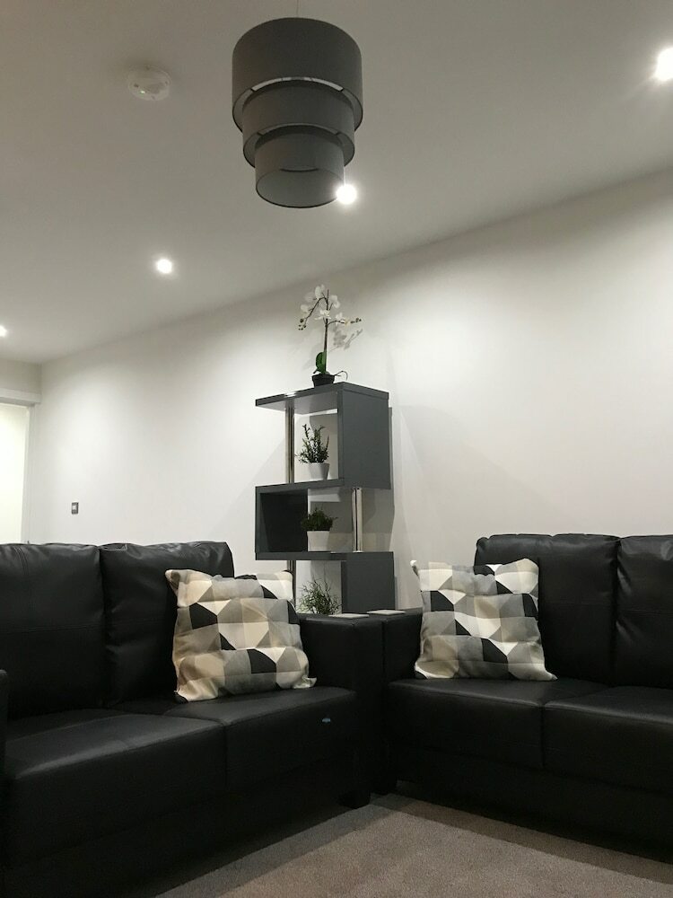 Swift Apartment 5 - Shield House