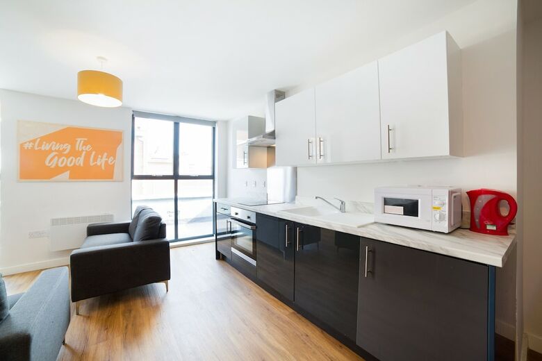 Oyo Vincent Apartments