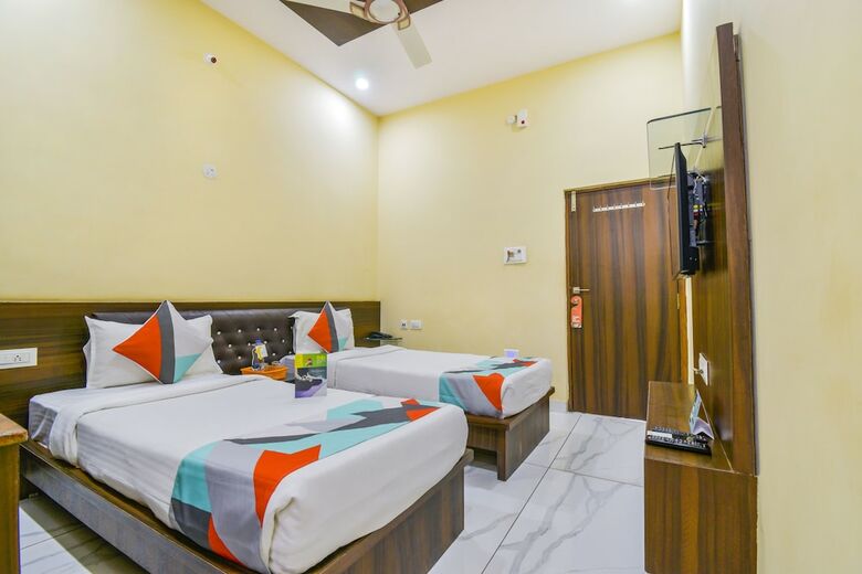 Fabhotel Royal Plaza