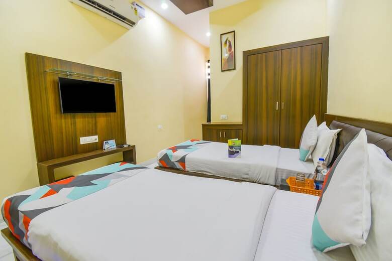 Fabhotel Royal Plaza