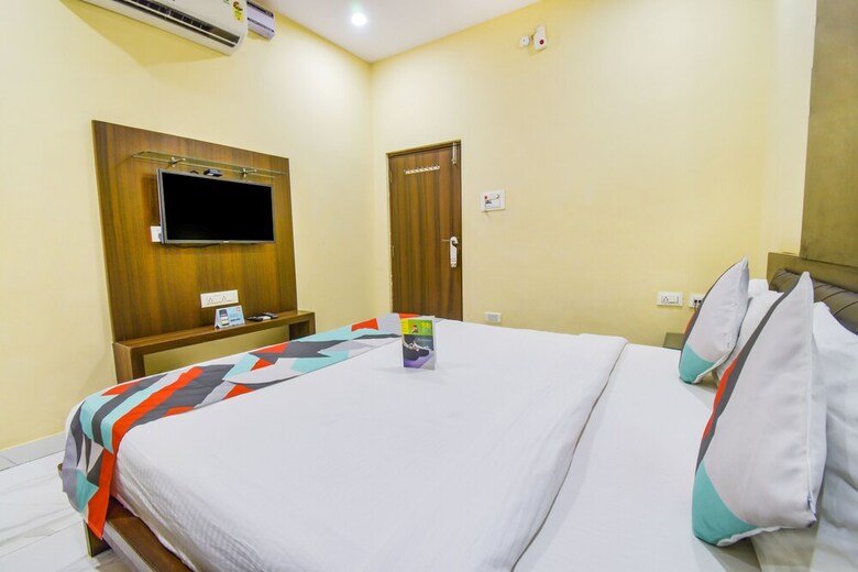 Fabhotel Royal Plaza