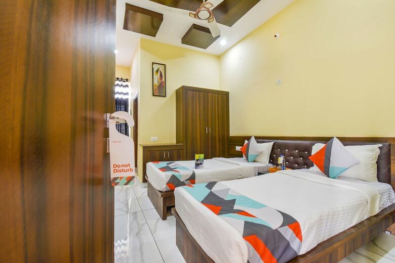 Fabhotel Royal Plaza